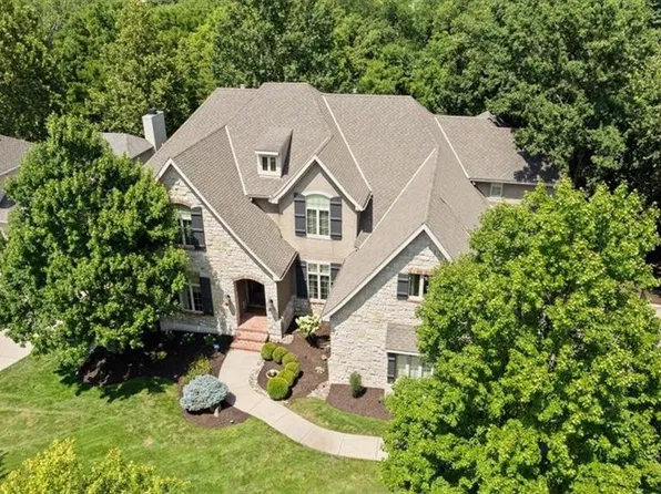 9702 W 144th Ter, Overland Park, KS 66221