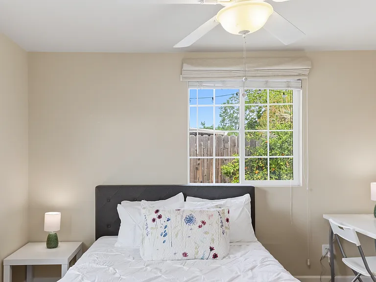 609 Stanford Ave — Photo 49
