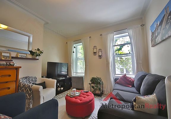 2nd image of 606 2nd St #4R