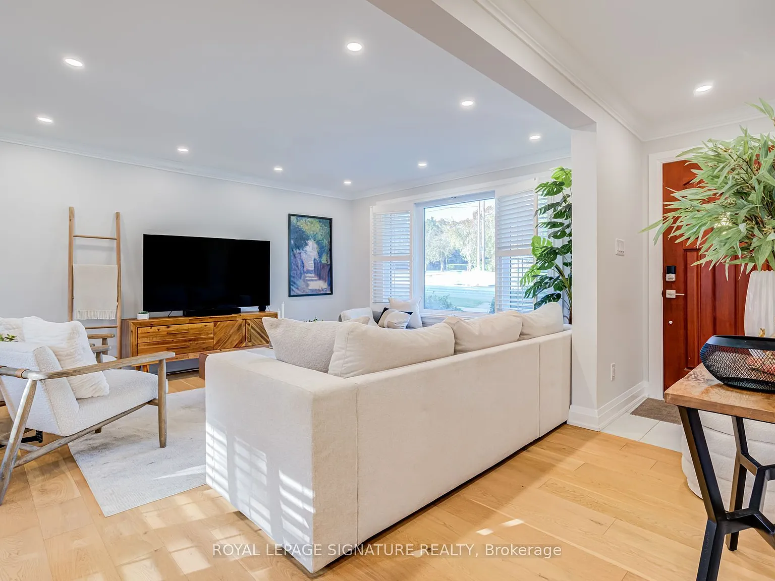 3 bed, $4,100 — Photo 4