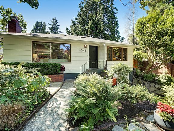 NW Contemporary home lovingly maintained and upgraded.