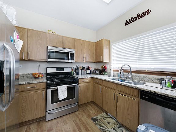 3rd image of 2413 Courtyard Cir Unit 2