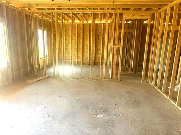 4th image of 155 Fulton Rd