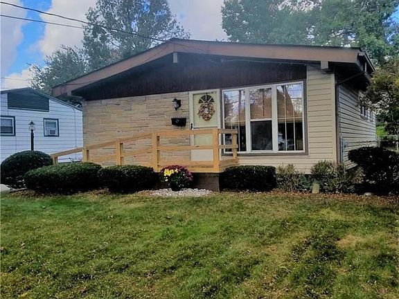 2nd image of 829 Carnegie Ave