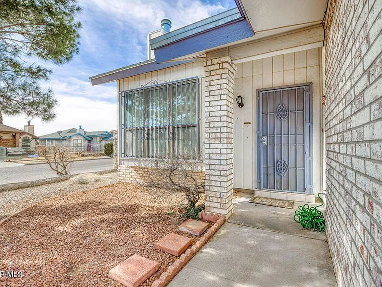 10901 Joe Dimaggio Cir — Photo 1