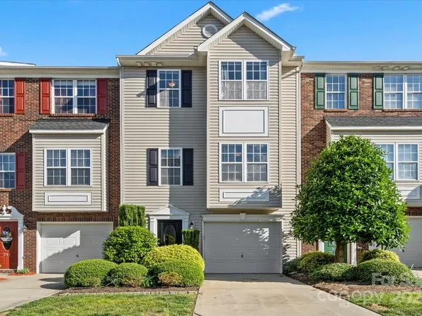 245 Rock Ridge Ln, Mount Holly, NC 28120