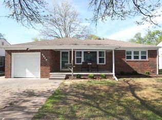 5824 E Oakwood Dr, Wichita, KS 67208
