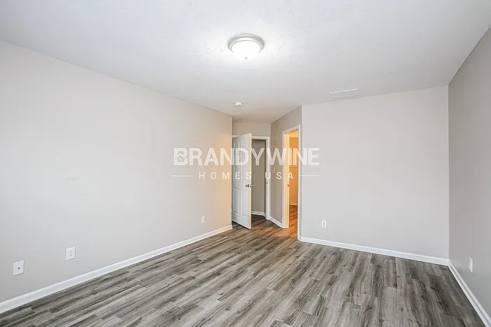 1933 Lisa Walk Dr — Photo 9