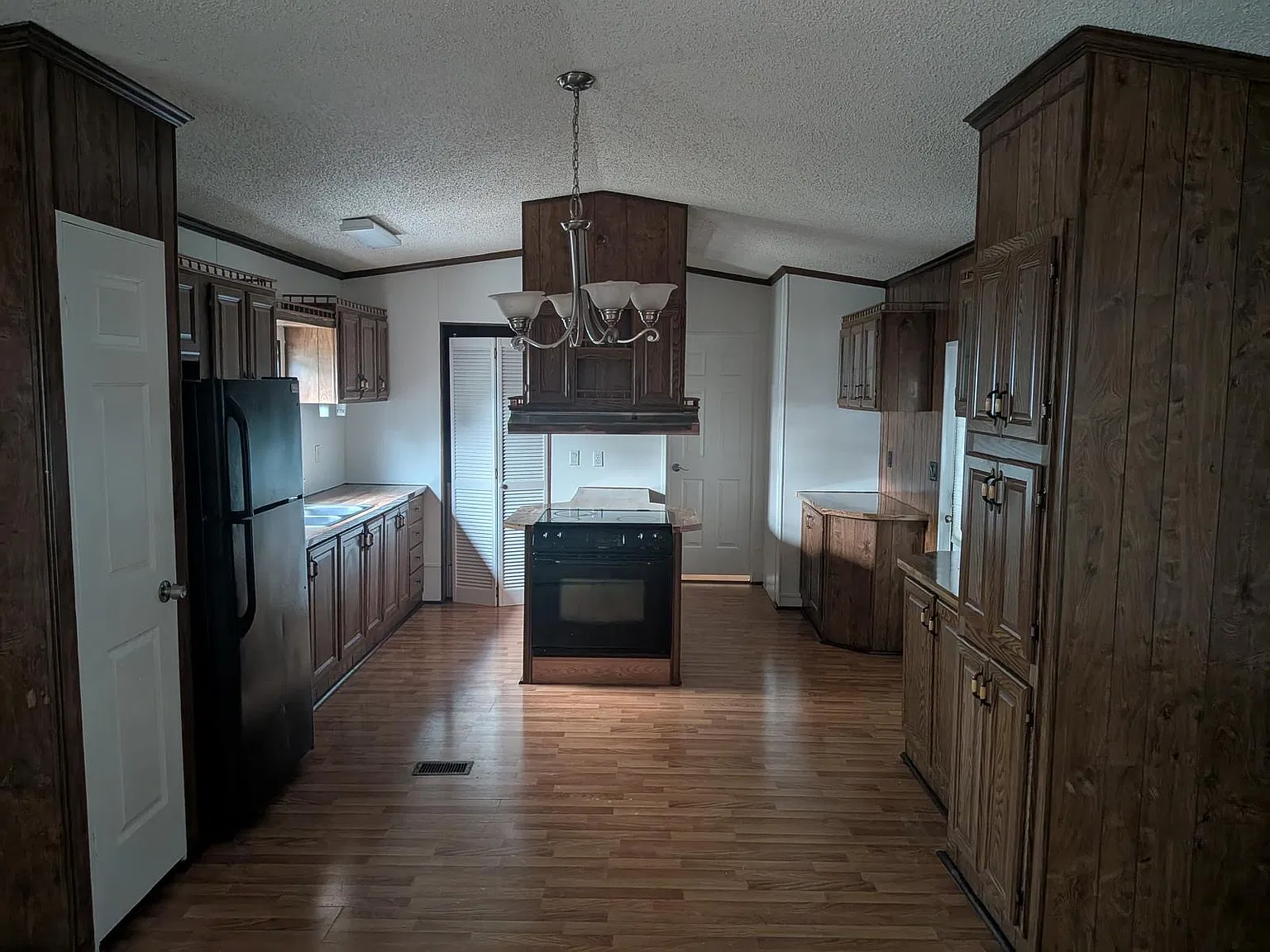 2 bed, 1000 sqft, $1,700 — Photo 3