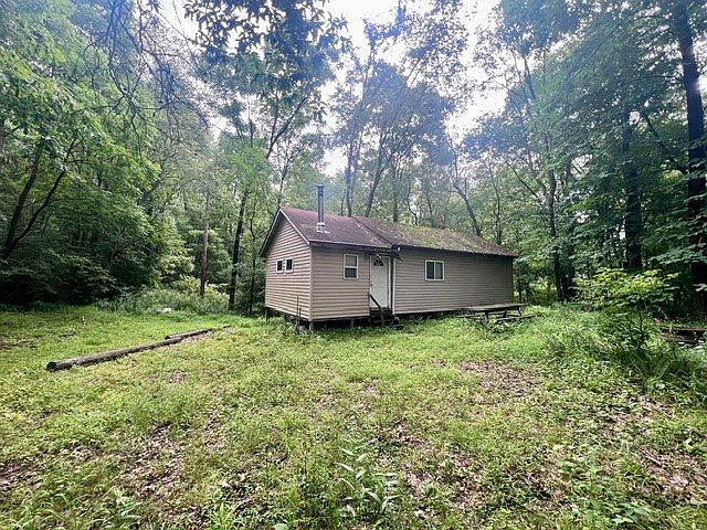 1st image of 983 Lakewood Neshannock Falls Rd