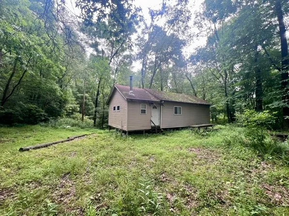 983 Lakewood Neshannock Falls Rd, New Castle, PA 16105