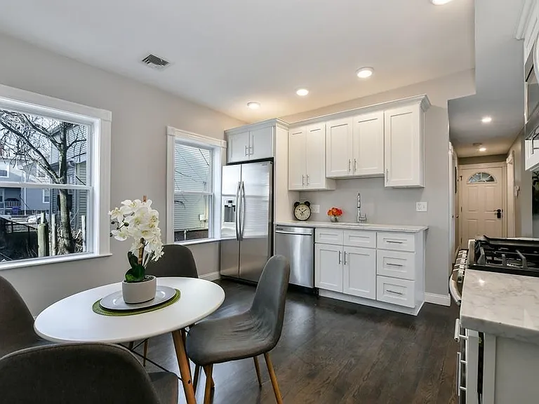 26 Elder St #1 — Photo 2