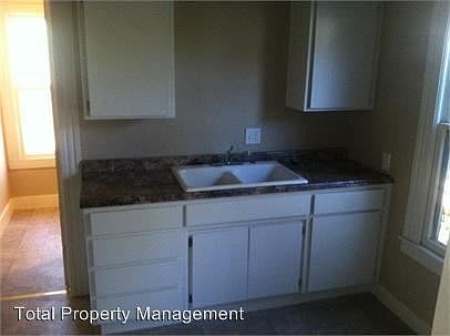 5th image of 533 S Garden St
