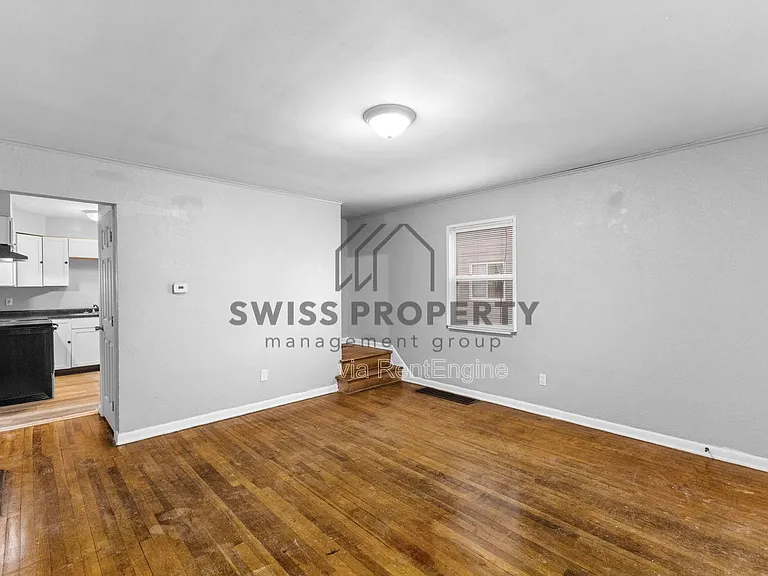 386 S Napoleon Ave #S — Photo 11