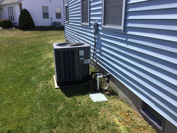 2nd image of 134 Chesterfield Ln