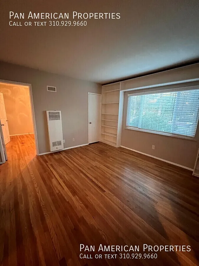 Building Photo - 335 S Los Robles Ave #J