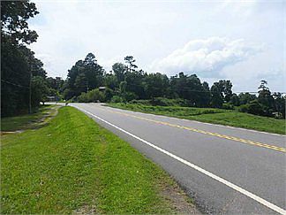 5th image of 3912 Old Cornelia Hwy