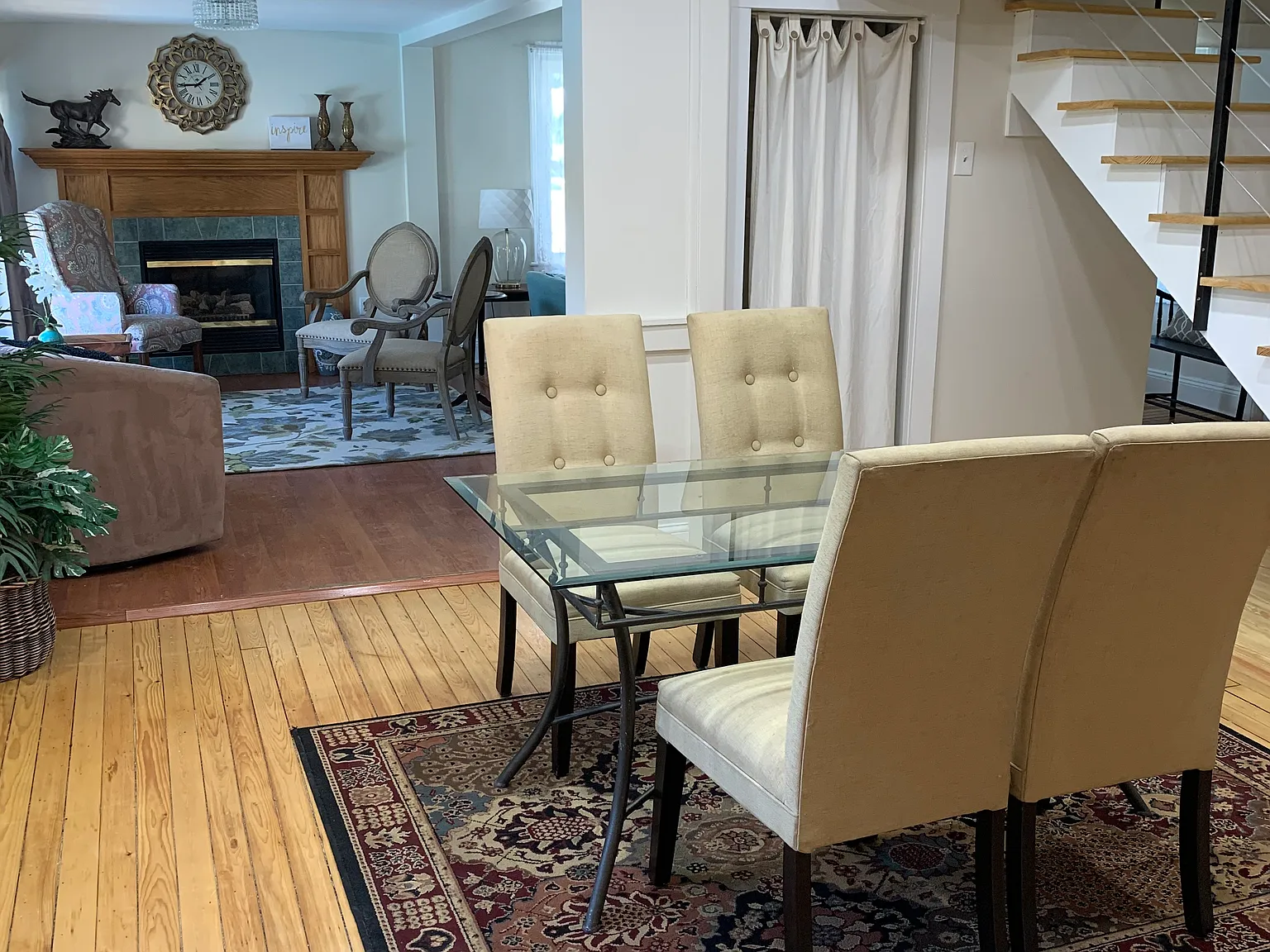 3 bed, 1202 sqft, $2,500 — Photo 3