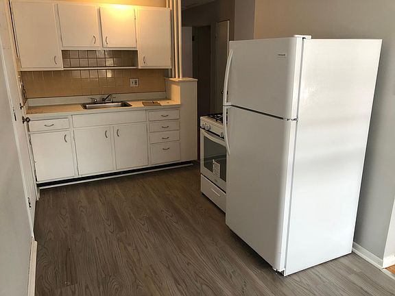 4th image of 3120 Sherman Dr