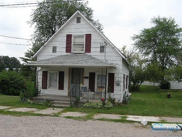 1st image of 414 E Weaver Ave