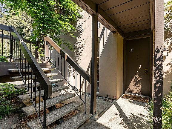3rd image of 2241 Woodside Ln Unit 2