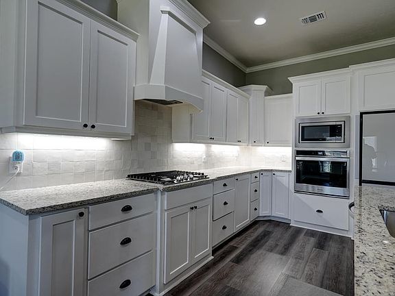 3rd image of 6803 Kincaid St