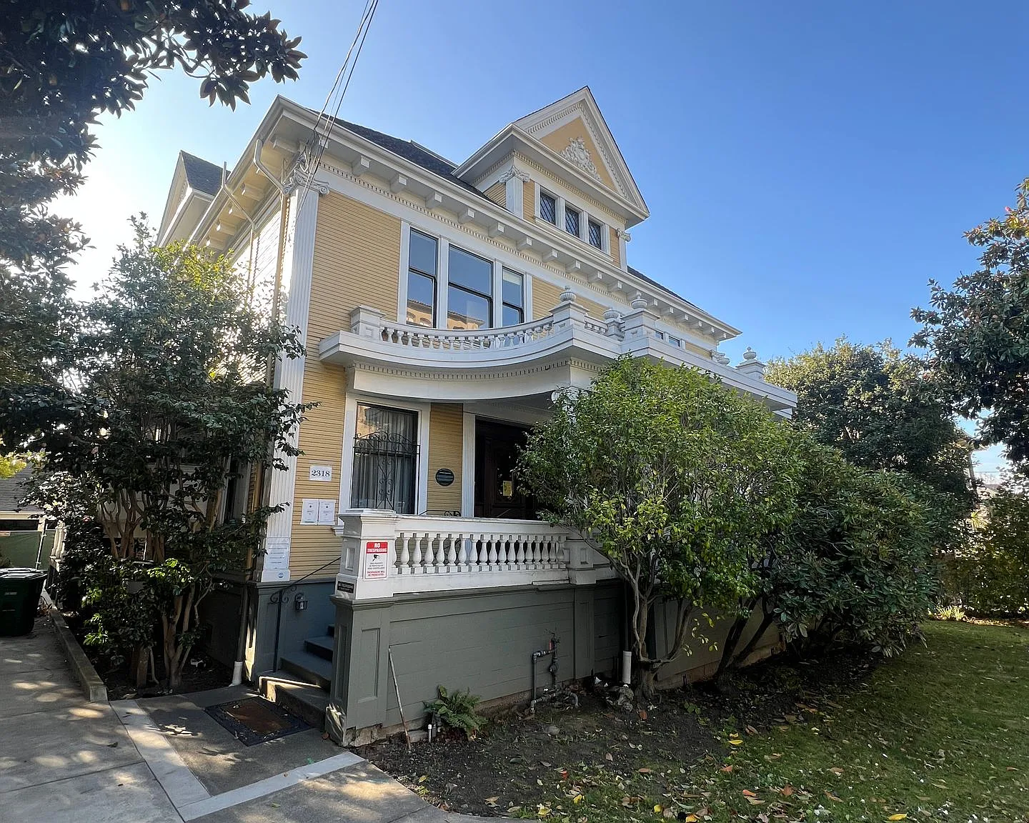 Durant Ave. 2318 — Photo 3