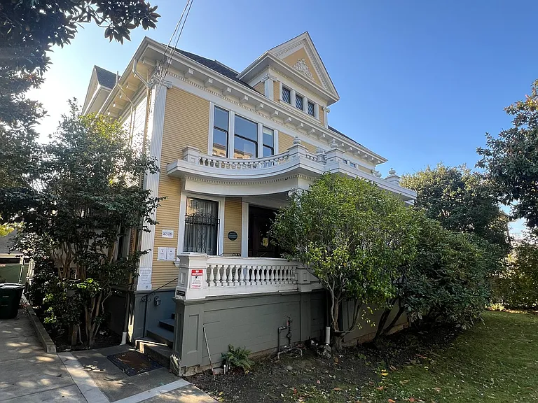 Durant Ave. 2318 — Photo 3