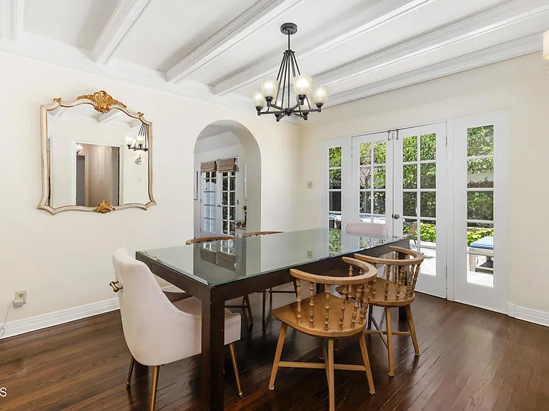 840 Victoria Dr — Photo 13