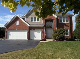 140 Canterbury Rd, Aurora, IL 60506