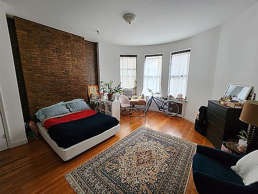 1st image of 311 W 72nd St #3E