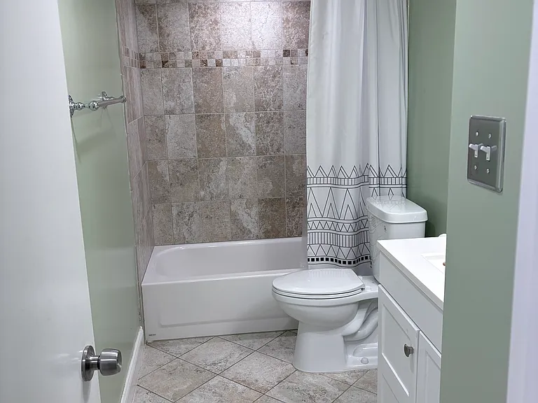 709 Elkhurst Pl — Photo 8