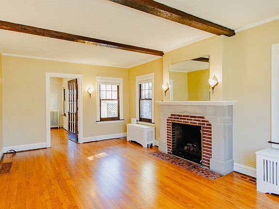 4th image of 6724 N Odell Ave