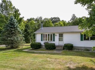 73 Turkey Hill Rd, Belchertown, MA 01007