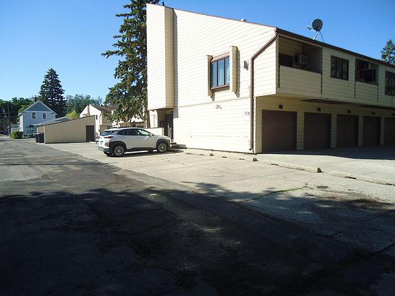 4th image of 804 10th St S APT A4