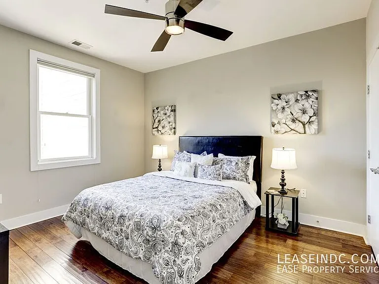 245 15th St SE #201 — Photo 13