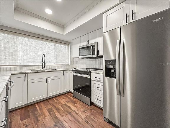 4th image of 6206 Greenleaf Ln