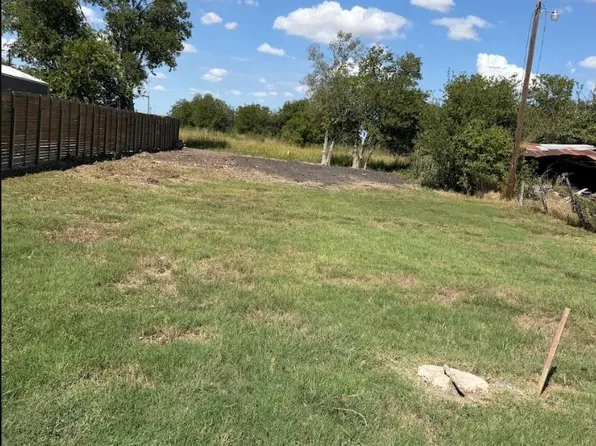 420 Salt Lake St, Bartlett, TX 76511
