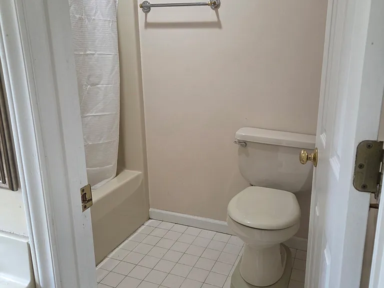 305 Seminole Dr — Photo 4
