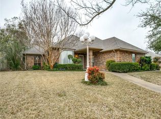 411 N Balfour Dr, Cedar Hill, TX 75104