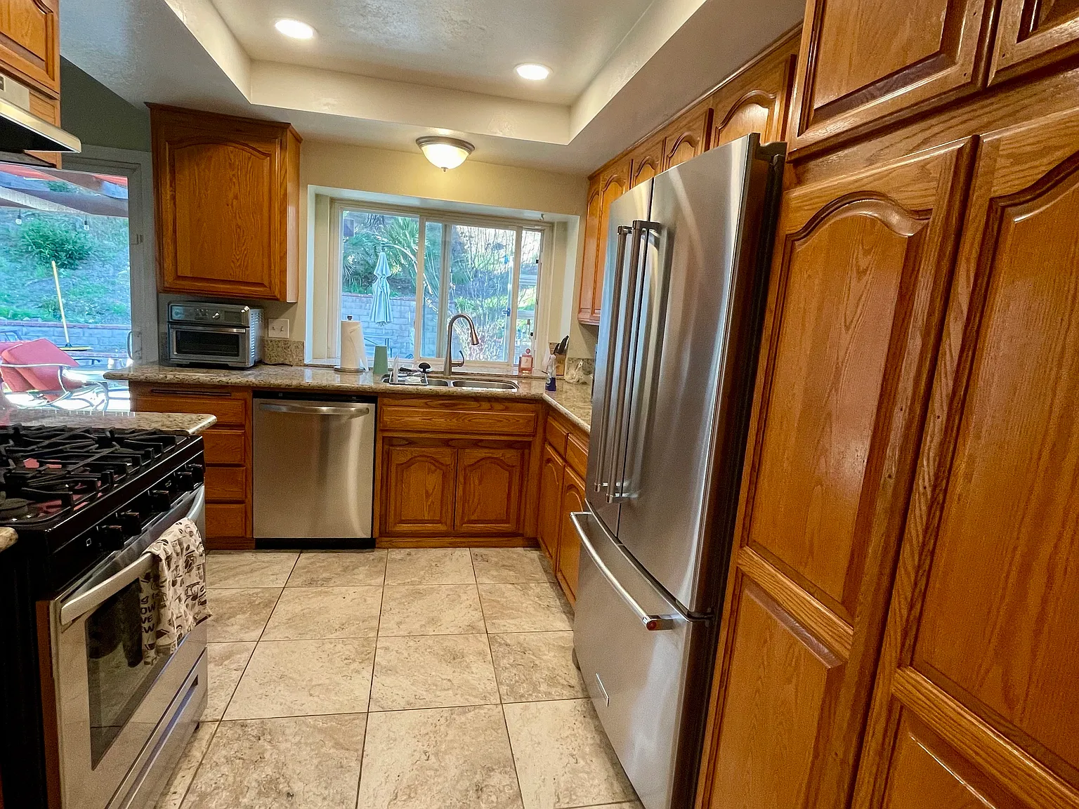Stonehill Way, Santa Clarita — Photo 3