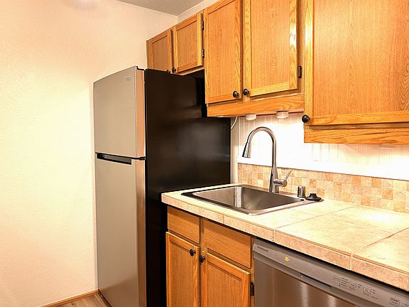 One-Bedroom Kitchen