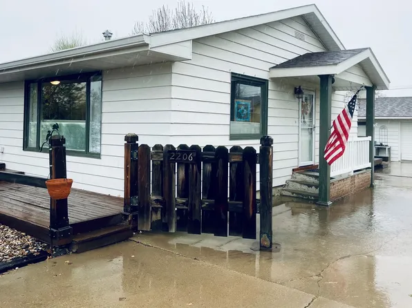 2206 Franklin St, Fort Benton, MT 59442