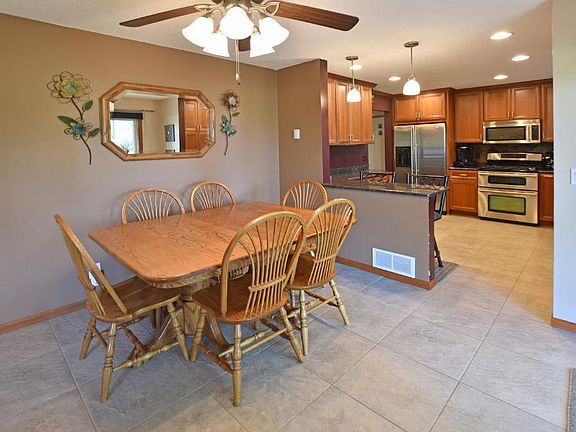 5th image of 2985 Bartelmy Ln