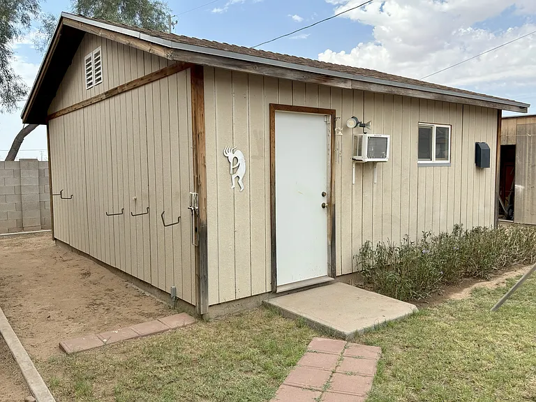 Extra garage