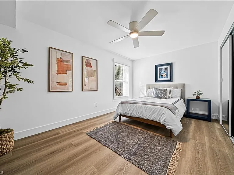 1910 Gulf Shore Blvd N #107 — Photo 15
