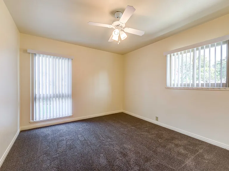 Santa Rosa - Military Housing — Photo 9
