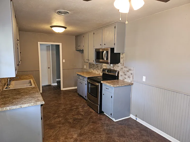 3208 Brown Trl — Photo 3