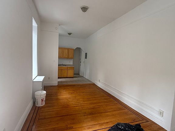 5th image of 251 E 52nd St Unit 1C