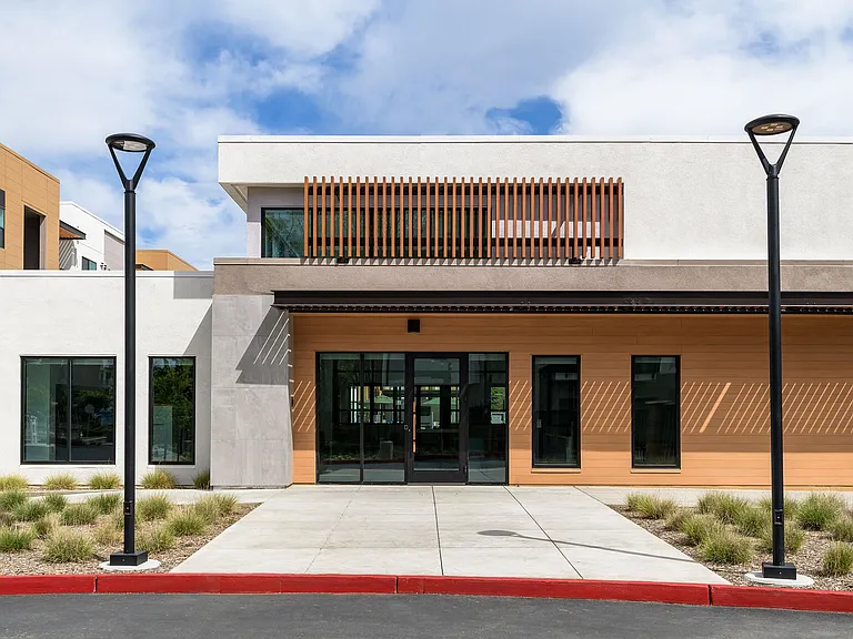 Sutter Green Apartments — Photo 3